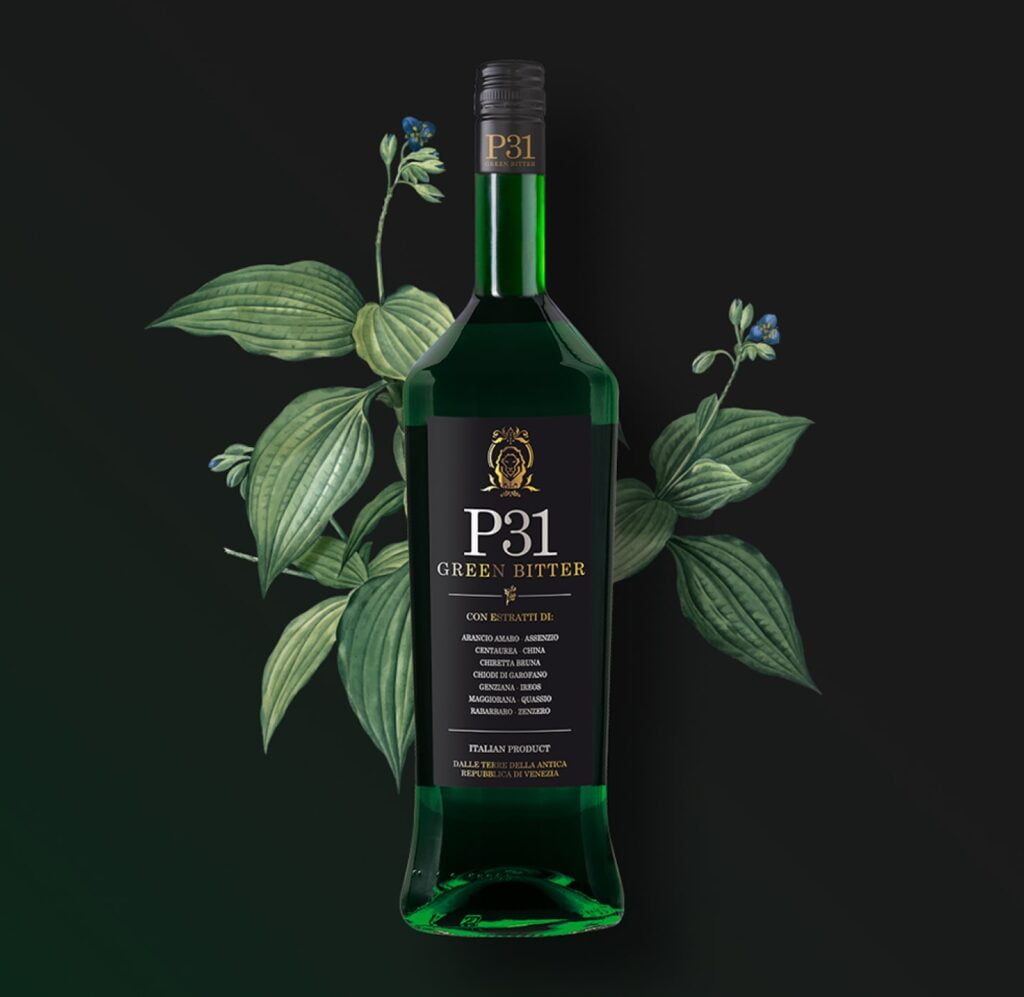 P31 Green Bitter mezi výraznými botanickými listy